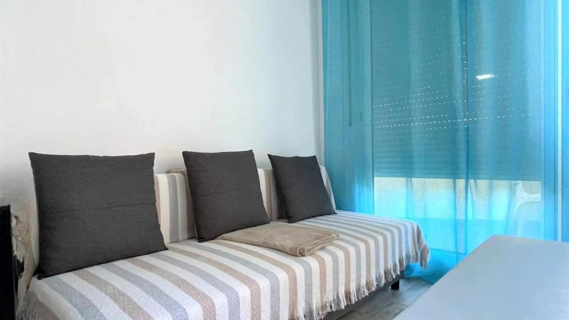 Apartment With Beach And Garden Views Benalmadena Spain
