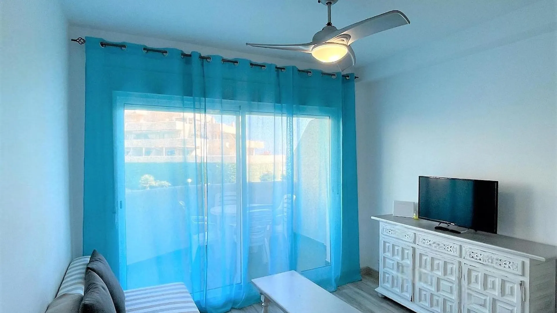 Apartment With Beach And Garden Views Benalmadena Spain