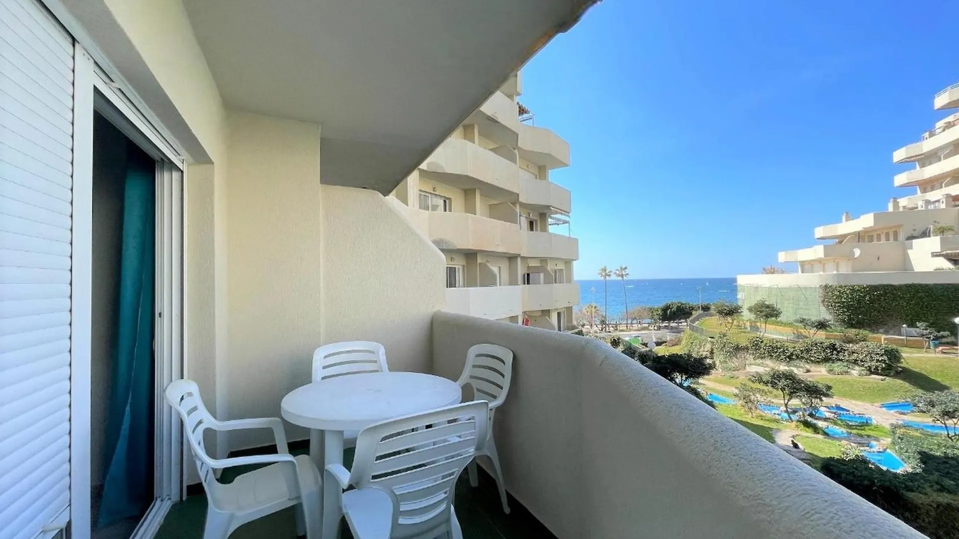 Apartment With Beach And Garden Views Benalmadena