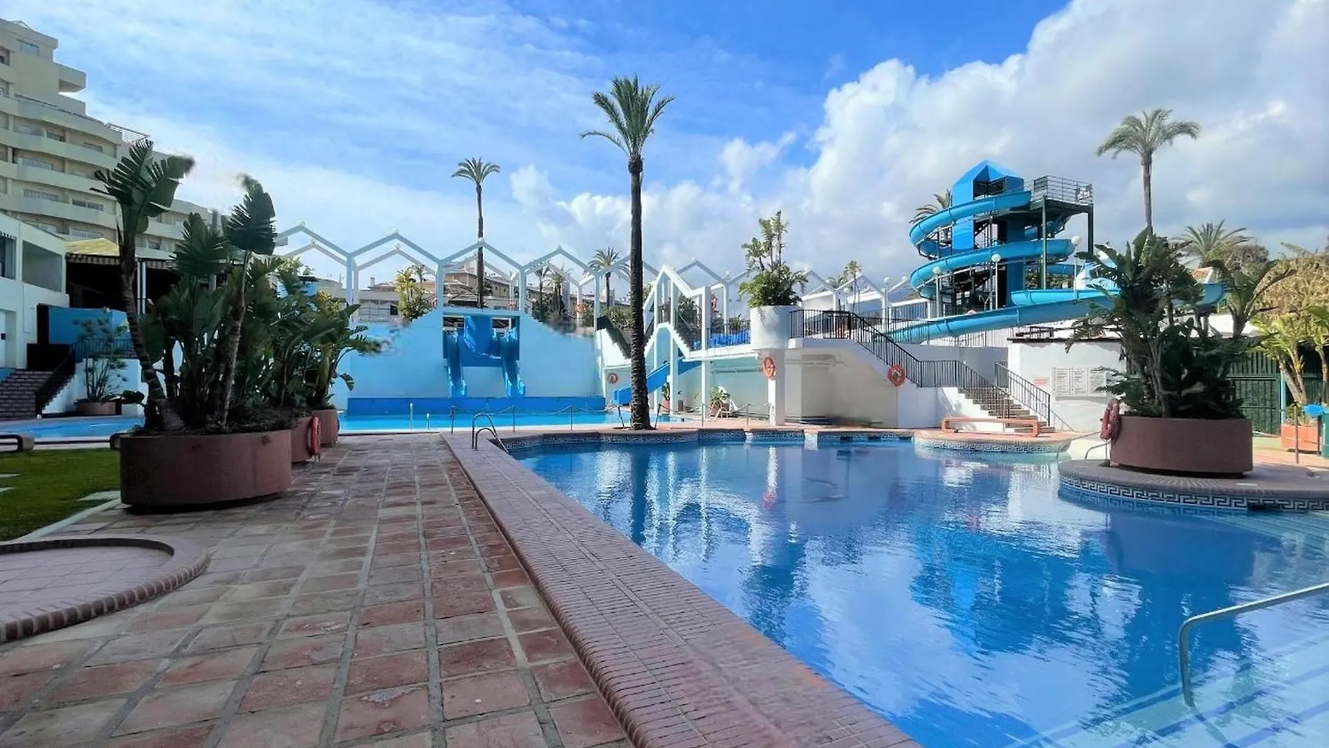 Apartment With Beach And Garden Views Benalmadena