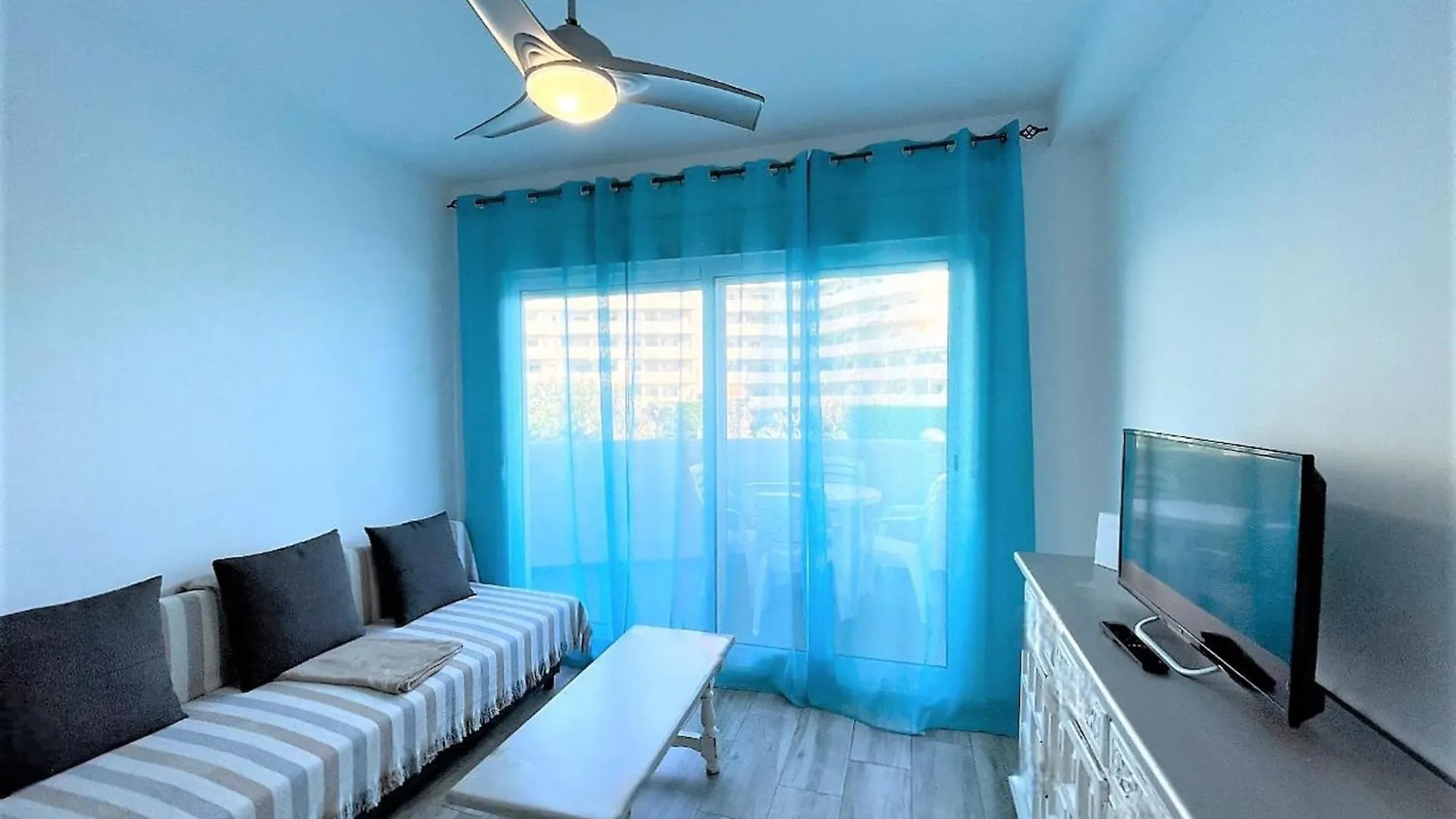 Apartment With Beach And Garden Views Benalmadena